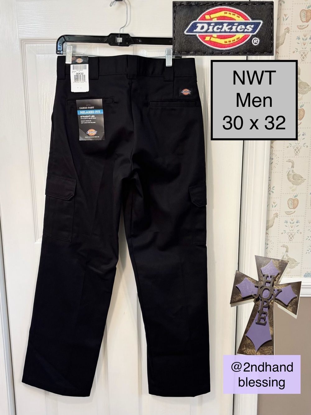 NWT Dickies Men’s Black Cargo Pants Sz 30 x 32 - Relaxed Fit Straight Leg